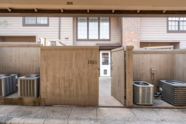 9910 Royal Lane 1105, Dallas, TX 75231