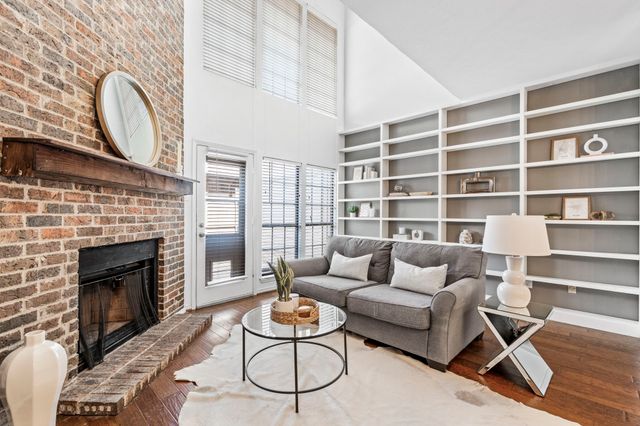 9910 Royal Lane 1105, Dallas, TX 75231