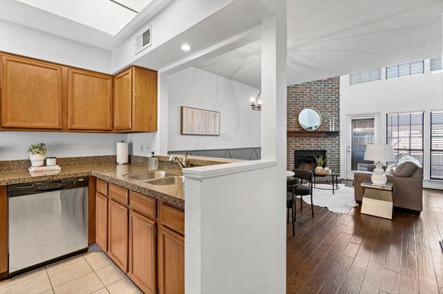 9910 Royal Lane 1105, Dallas, TX 75231