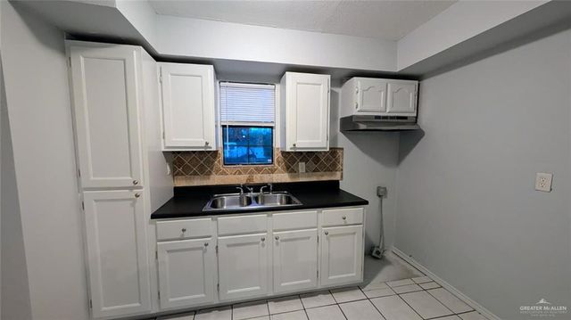 1230 Cottonwood Drive, Edinburg, TX 78541