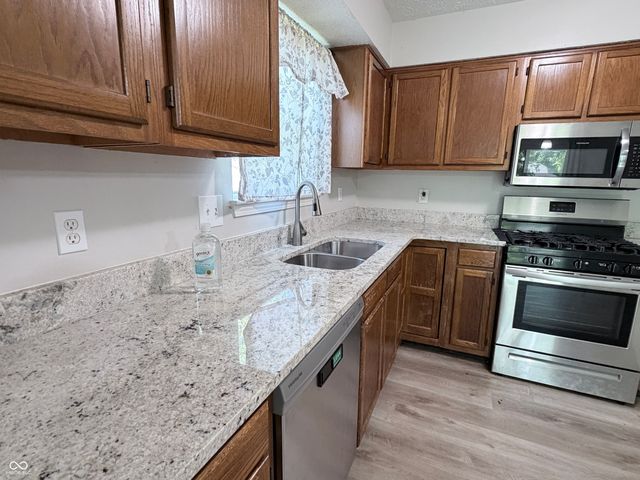 3323 Lauren Drive, Indianapolis, IN 46235