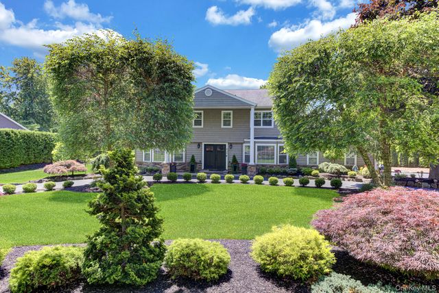 426 Wolf Hill Road, Dix Hills, NY 11746