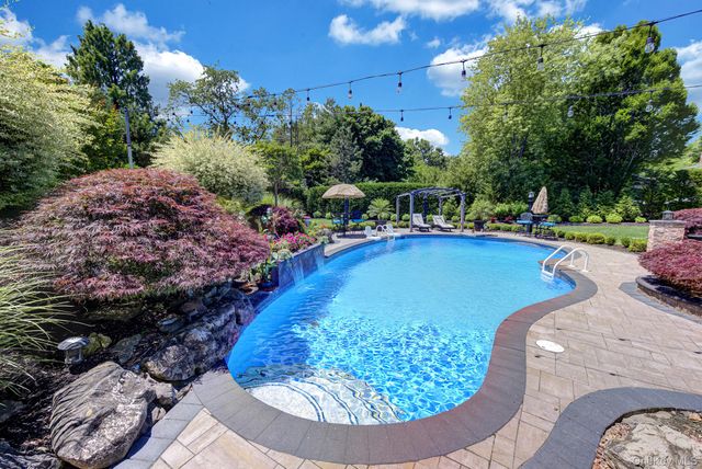 426 Wolf Hill Road, Dix Hills, NY 11746