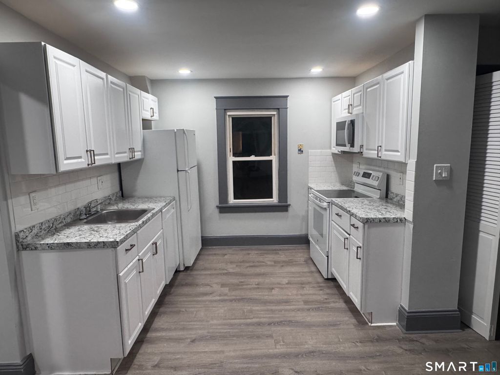 95 New Canaan Avenue 3, Norwalk, CT 06850