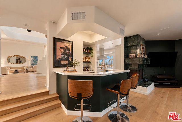 3575 Multiview Drive, Los Angeles, CA 90068