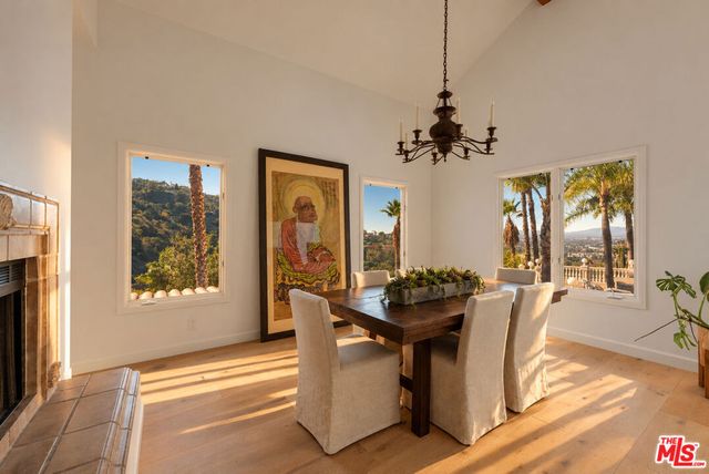 3575 Multiview Drive, Los Angeles, CA 90068
