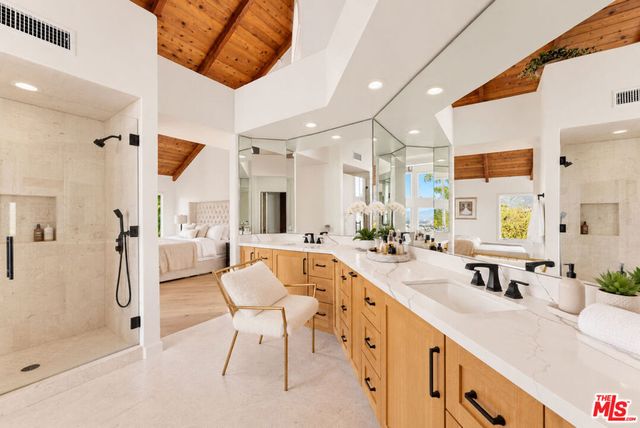 3575 Multiview Drive, Los Angeles, CA 90068