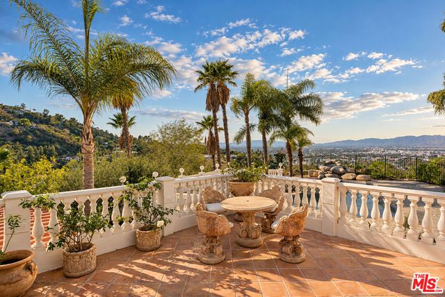 3575 Multiview Drive, Los Angeles, CA 90068