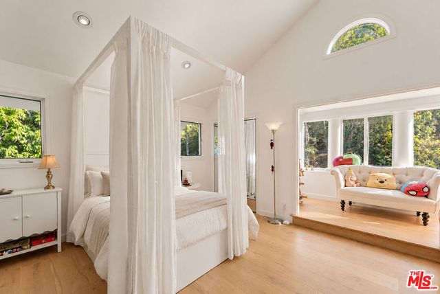 3575 Multiview Drive, Los Angeles, CA 90068