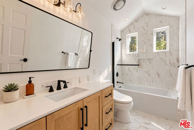 3575 Multiview Drive, Los Angeles, CA 90068