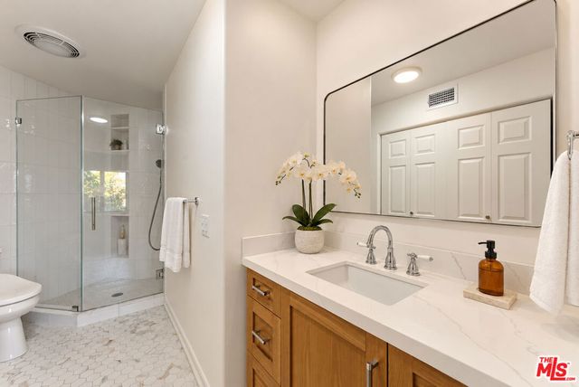 3575 Multiview Drive, Los Angeles, CA 90068
