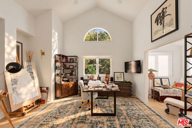 3575 Multiview Drive, Los Angeles, CA 90068