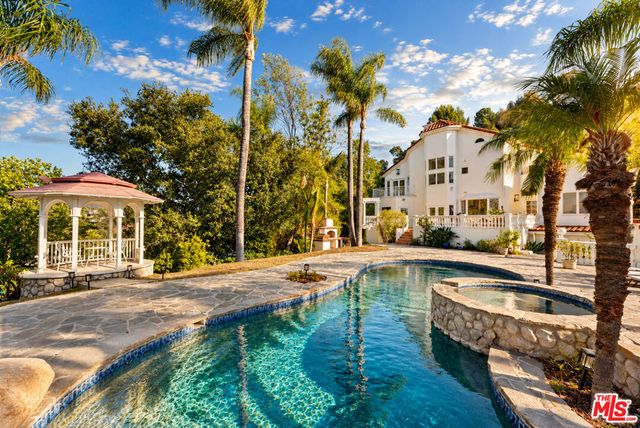 3575 Multiview Drive, Los Angeles, CA 90068