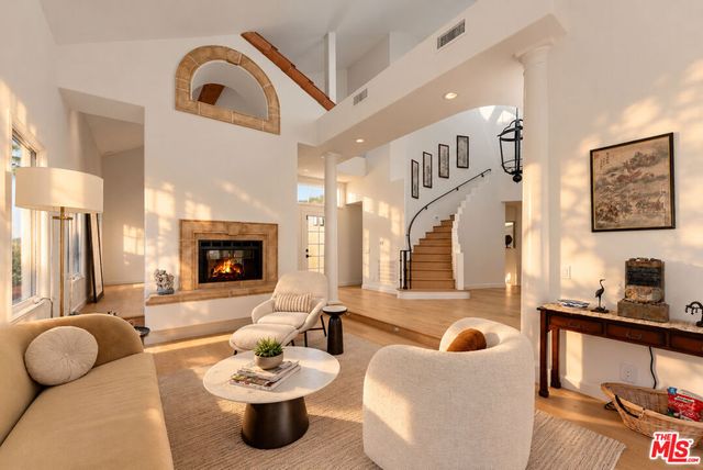 3575 Multiview Drive, Los Angeles, CA 90068