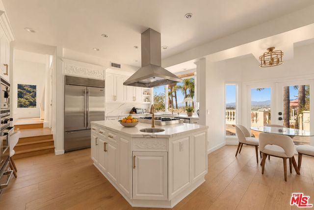 3575 Multiview Drive, Los Angeles, CA 90068