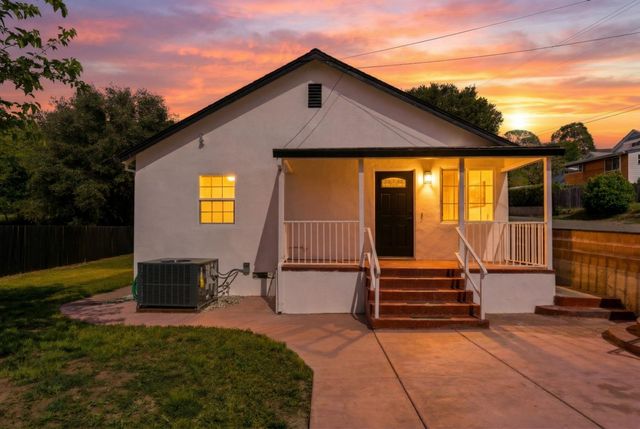 185 Mill St, Sutter Creek, CA 95685