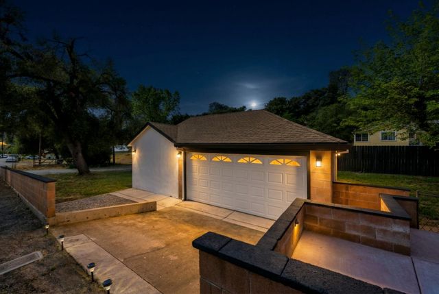 185 Mill St, Sutter Creek, CA 95685