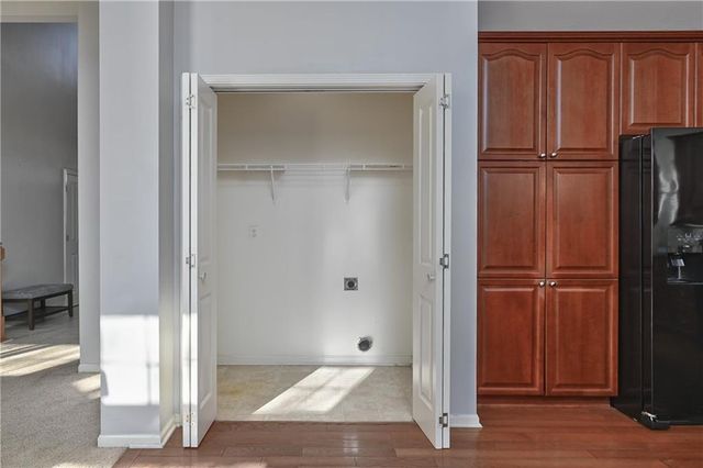 9886 Nieman Place, Overland Park, KS 66213