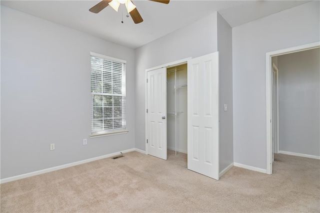 9886 Nieman Place, Overland Park, KS 66213