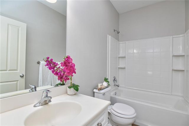 9886 Nieman Place, Overland Park, KS 66213