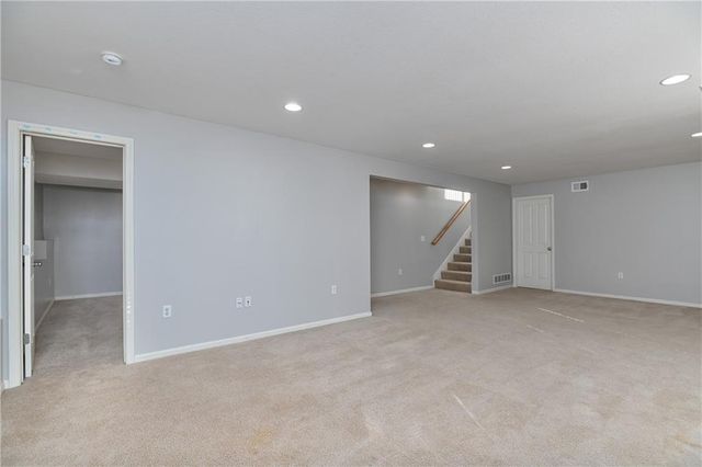 9886 Nieman Place, Overland Park, KS 66213