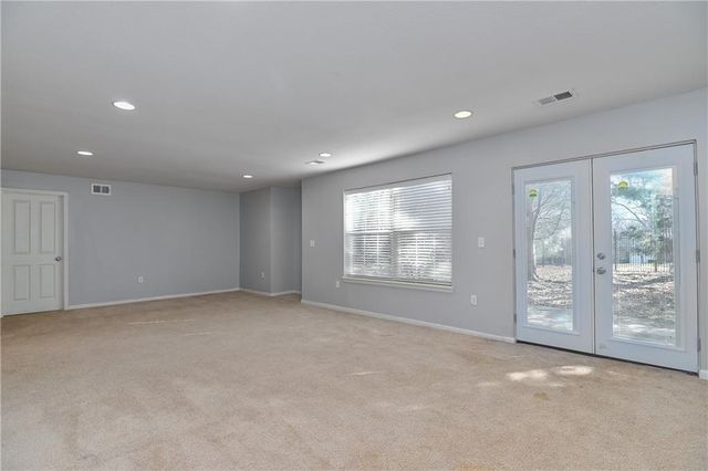 9886 Nieman Place, Overland Park, KS 66213