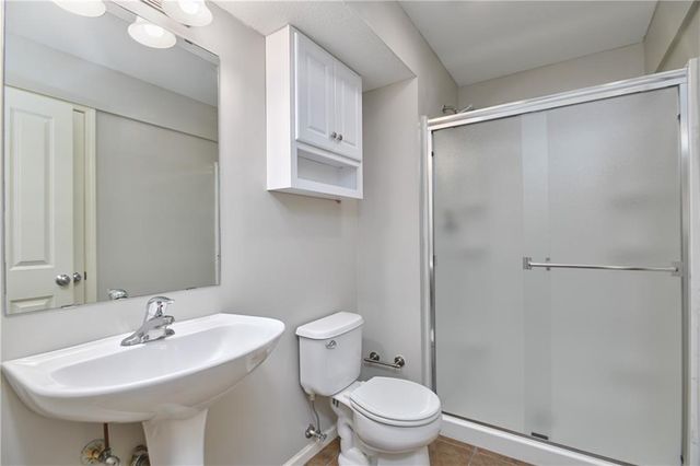 9886 Nieman Place, Overland Park, KS 66213