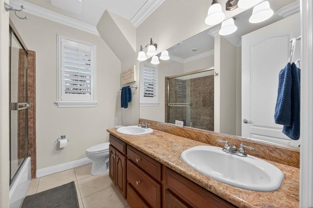 1303 Jordan Avenue, Clovis, CA 93611