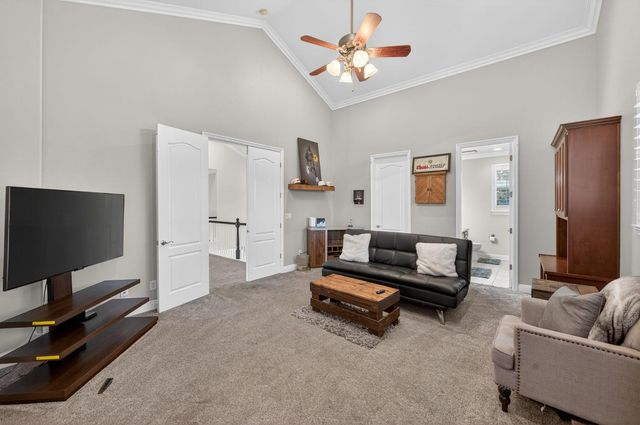 1303 Jordan Avenue, Clovis, CA 93611