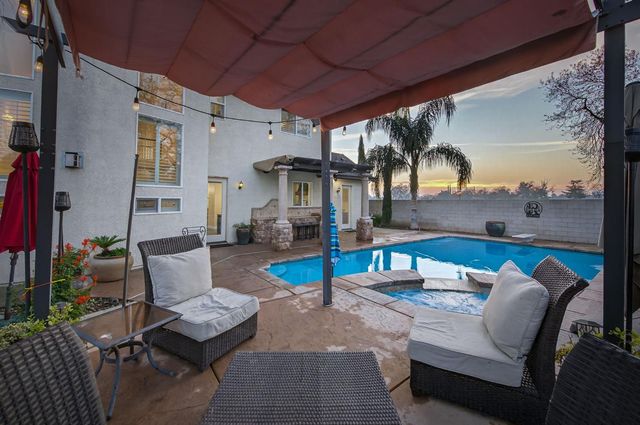 1303 Jordan Avenue, Clovis, CA 93611