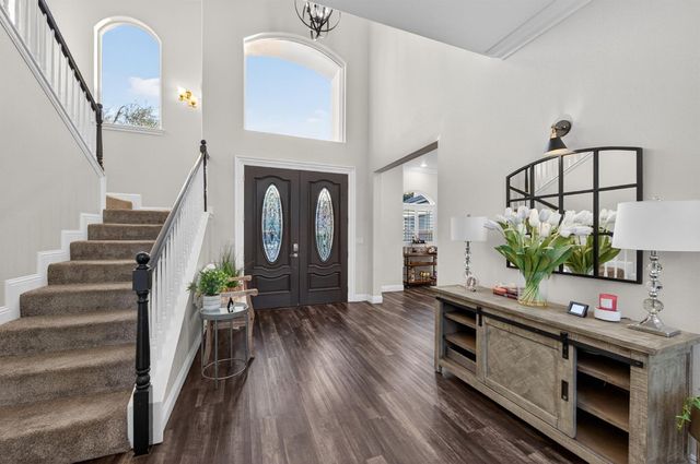 1303 Jordan Avenue, Clovis, CA 93611