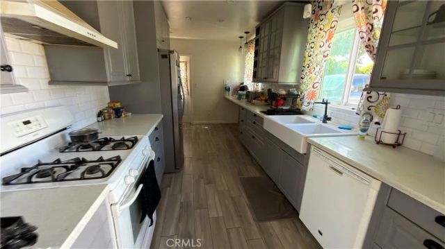 1006 Nicklett, Fullerton, CA 92833