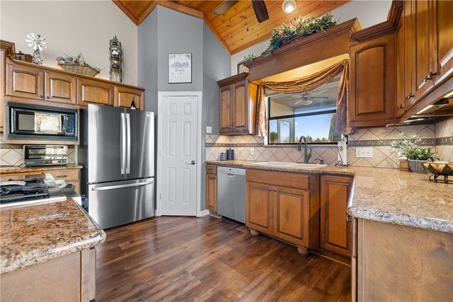 2250 Dillard Road, Brenham, TX 77833