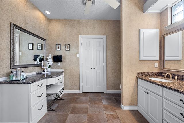 2250 Dillard Road, Brenham, TX 77833