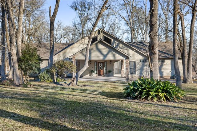 2250 Dillard Road, Brenham, TX 77833