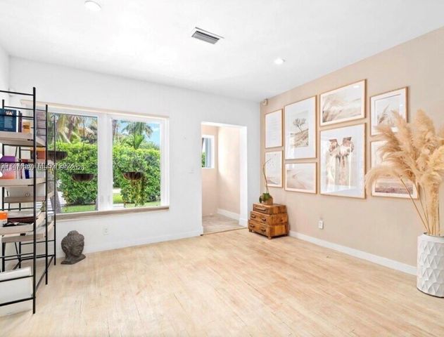 5120 Cherokee Ave, Miami Beach, FL 33140