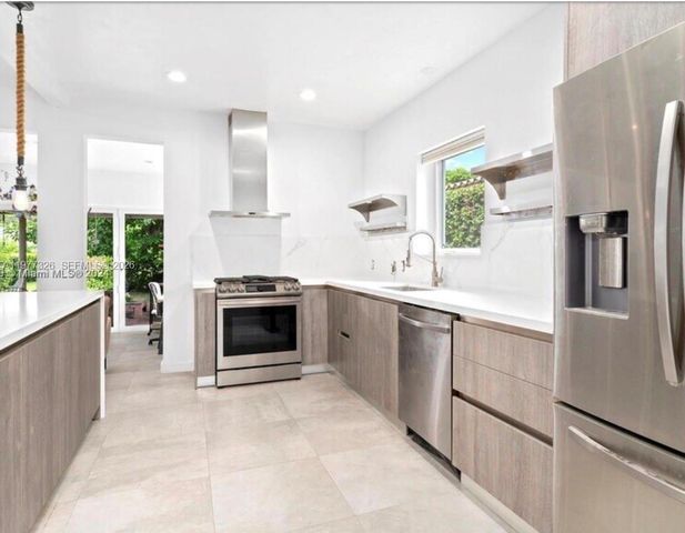 5120 Cherokee Ave, Miami Beach, FL 33140