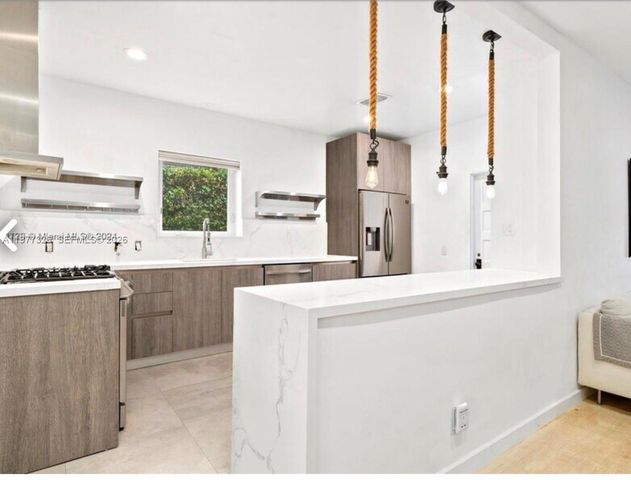 5120 Cherokee Ave, Miami Beach, FL 33140