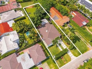 5120 Cherokee Ave, Miami Beach, FL 33140