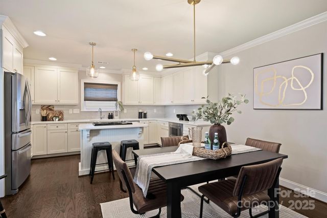 1044 Lunsford Place, Charlotte, NC 28205