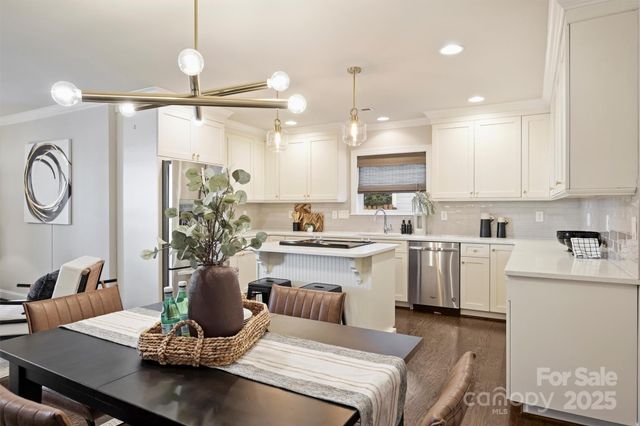 1044 Lunsford Place, Charlotte, NC 28205