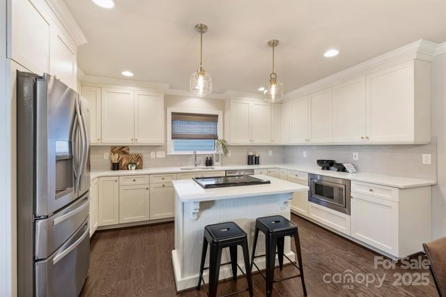 1044 Lunsford Place, Charlotte, NC 28205