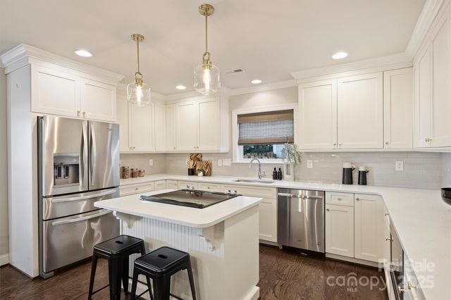 1044 Lunsford Place, Charlotte, NC 28205