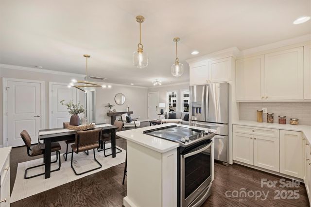 1044 Lunsford Place, Charlotte, NC 28205