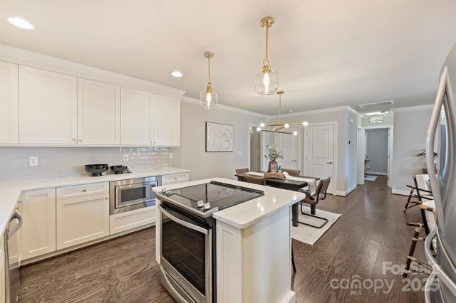 1044 Lunsford Place, Charlotte, NC 28205