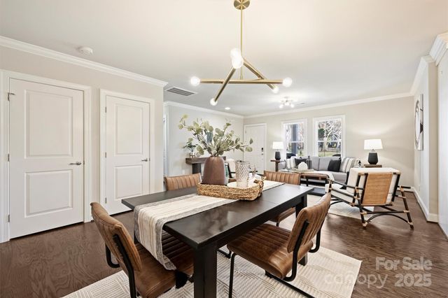 1044 Lunsford Place, Charlotte, NC 28205