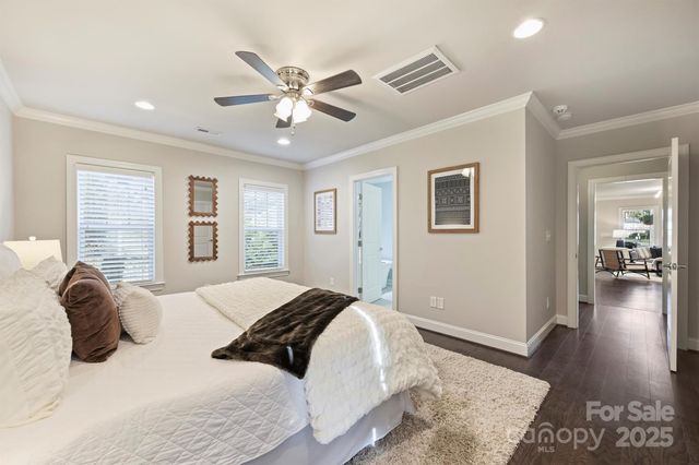 1044 Lunsford Place, Charlotte, NC 28205