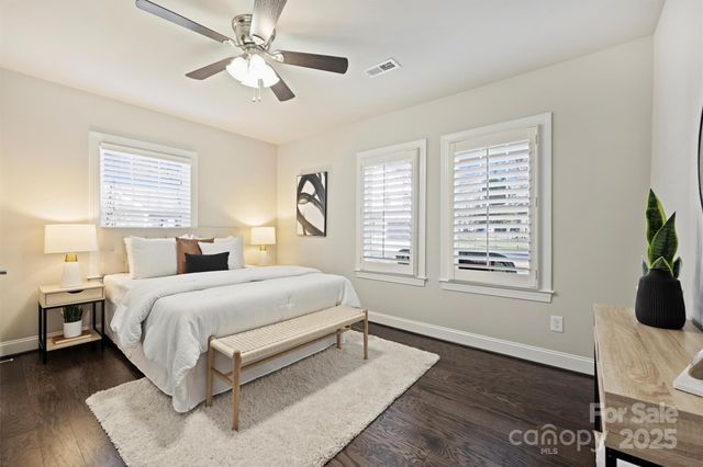 1044 Lunsford Place, Charlotte, NC 28205