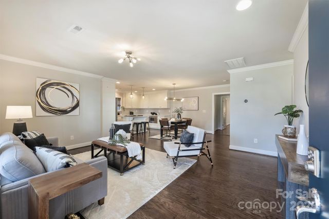 1044 Lunsford Place, Charlotte, NC 28205