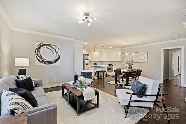 1044 Lunsford Place, Charlotte, NC 28205